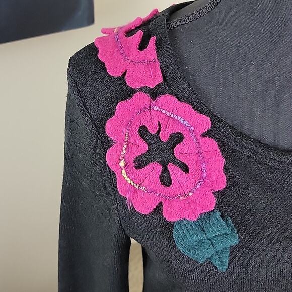 Look At Me Designs Flower Applique Wool Sweater Eco Friend Recycle Black size M - Picture 3 of 13